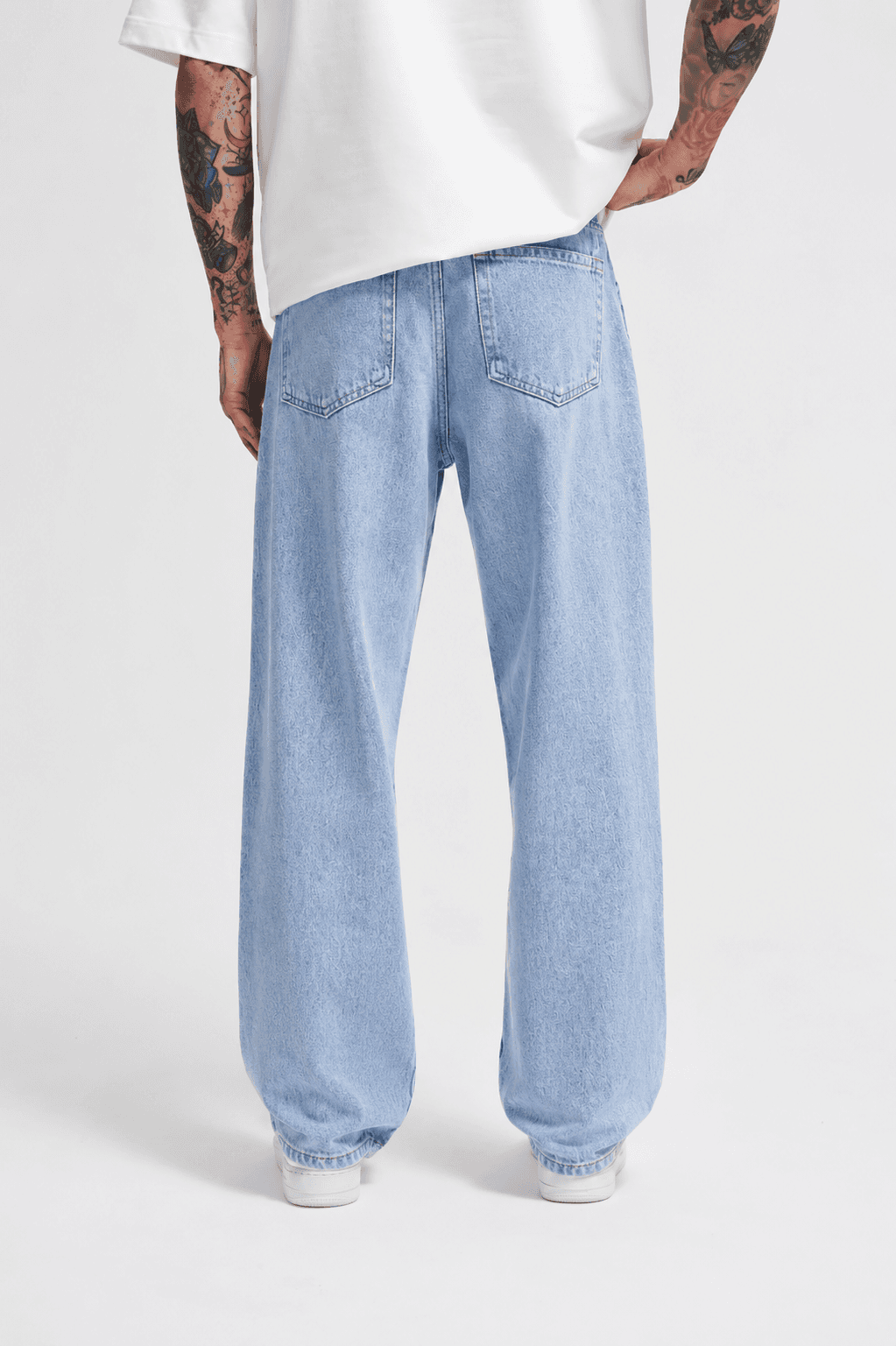 Ice Wash Baggy Jeans