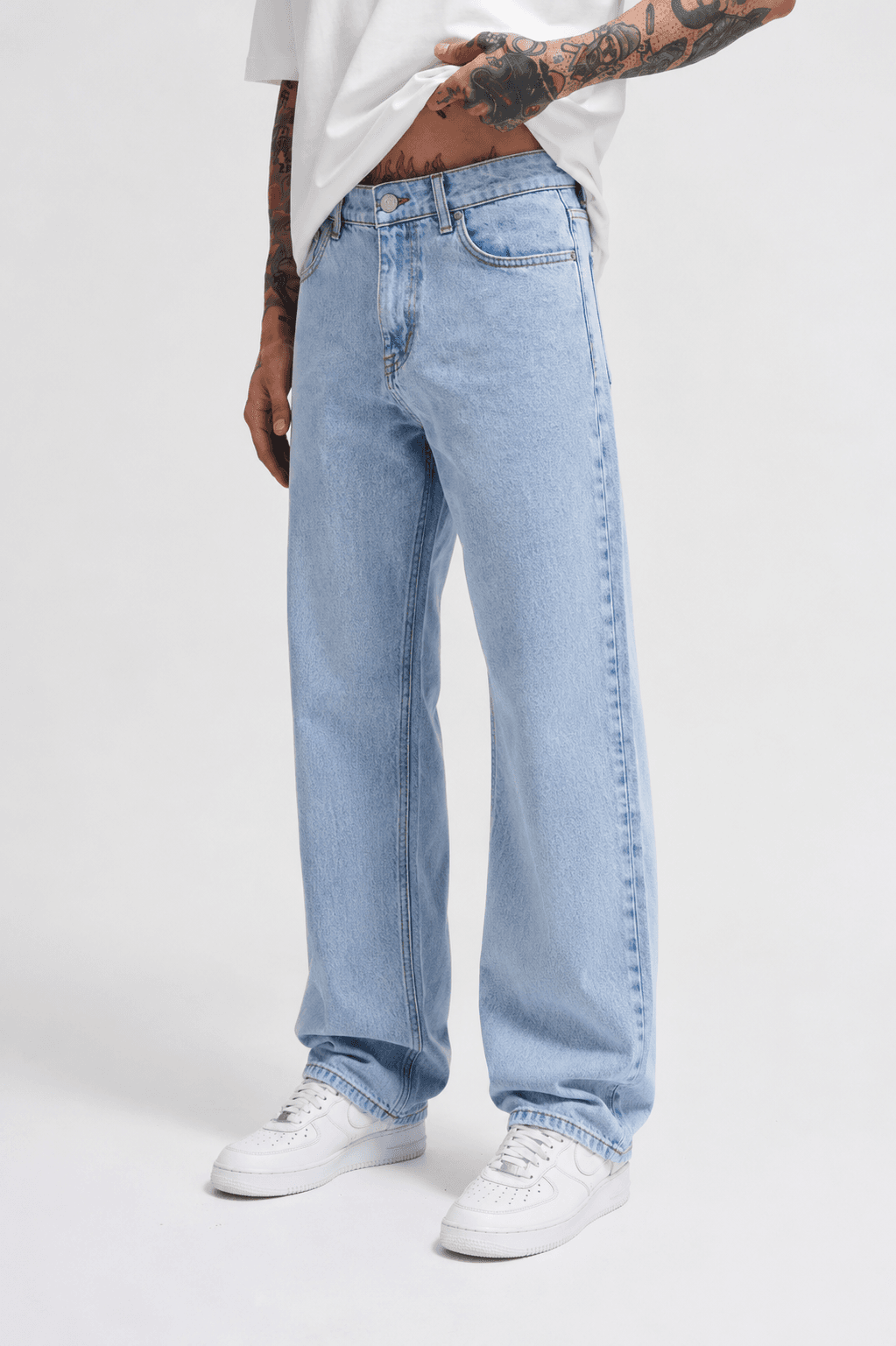 Ice Wash Baggy Jeans
