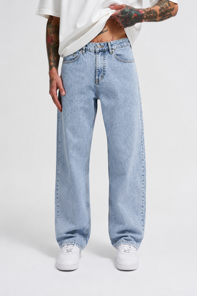 Ice Wash Baggy Jeans