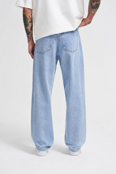 Ice Wash Baggy Jeans